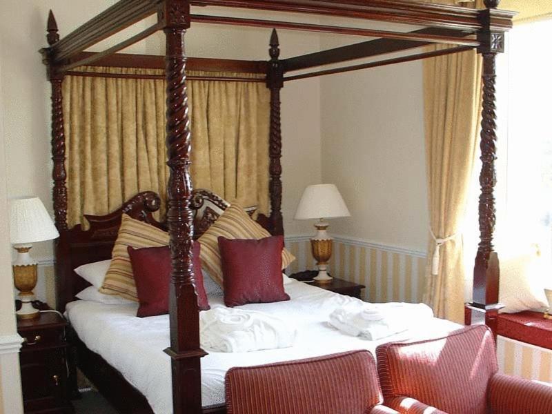 Downe Arms Country Inn Wykeham  Buitenkant foto