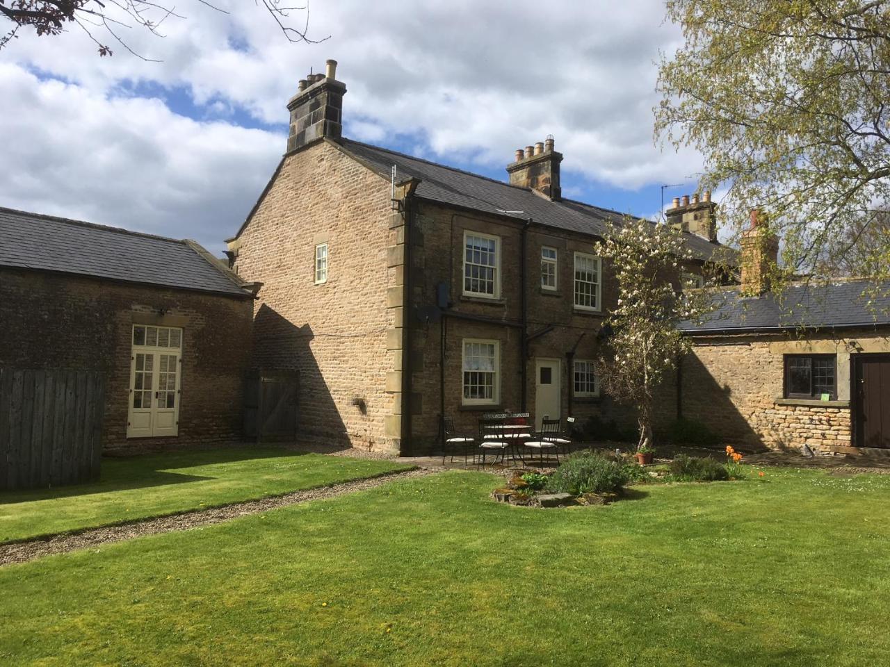 Downe Arms Country Inn Wykeham  Buitenkant foto
